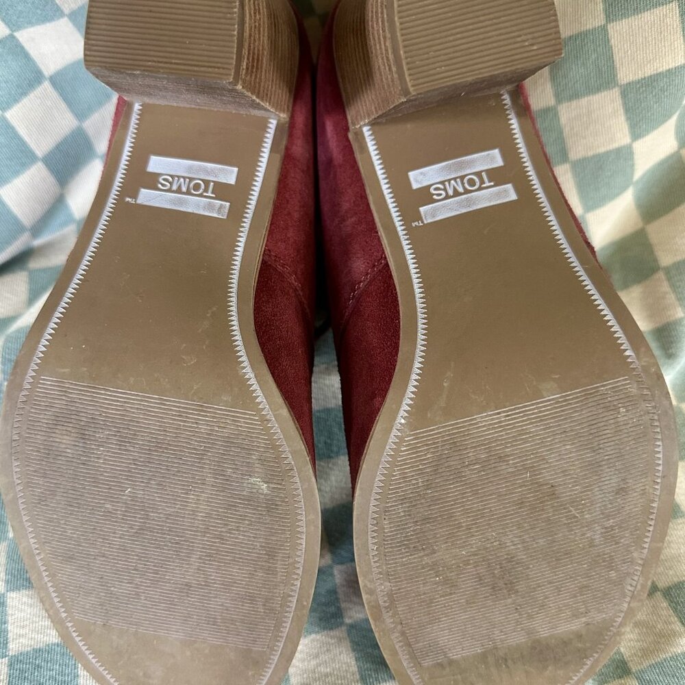 TOMS Size 9.5W  Lunata Red Suede Block Lace-Up Ankle Booties (More like a 10M) - Picture 7 of 7